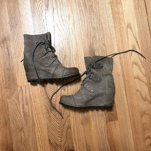 Sorel wedge boots